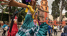 El elaborado trabajo manual de los trajes de las celebraciones de San Miguel de Allende