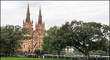 St. Mary's Cathedral junto a Hyde Park