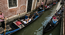 Las Góndolas Son Un Gran Medio De Transporte En Venecia